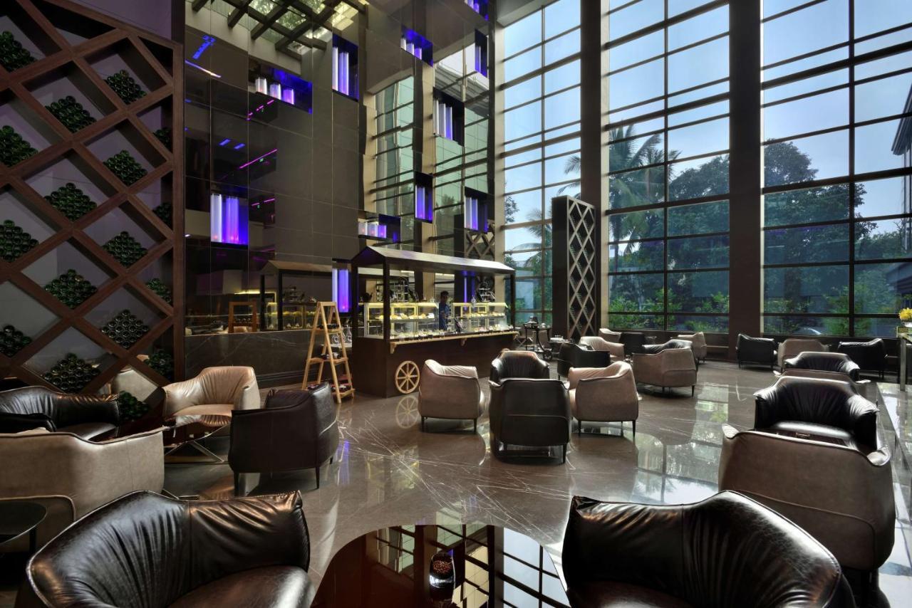 Radisson Blu Atria Bengaluru Otel Dış mekan fotoğraf